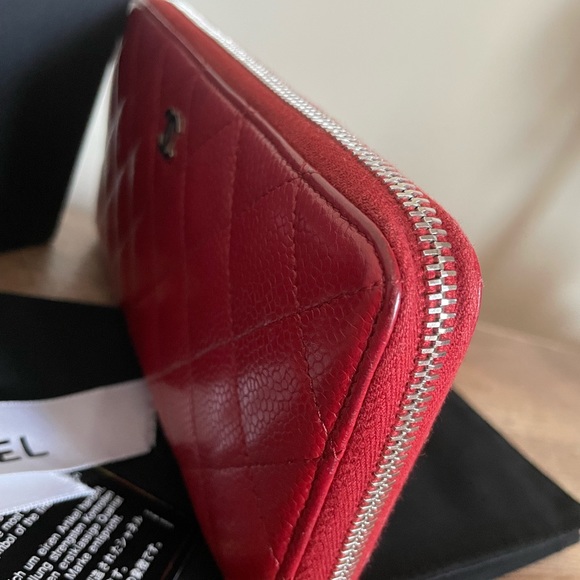 Authentic Chanel zippy caviar wallet - Picture 9 of 16